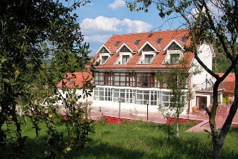 VILA CORNELIA